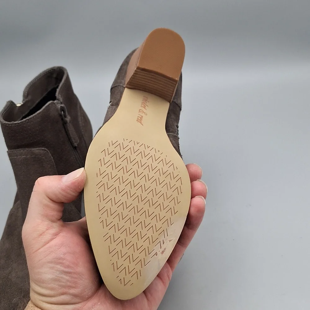 Violet & Red Carley Sz 7 Women's Zip up Bootie Heels - Picture 11 of 12